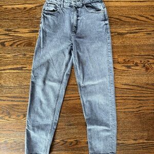 ** Zara Women's Straight Leg Gray Jeans **